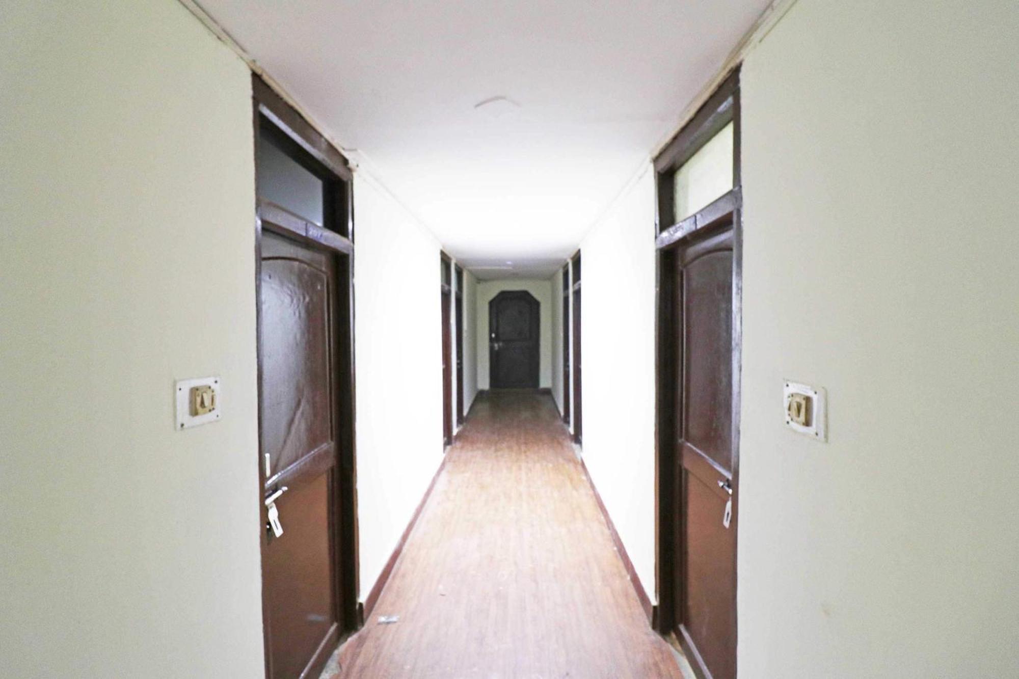 Hotel Shreya Bhubaneswar Esterno foto