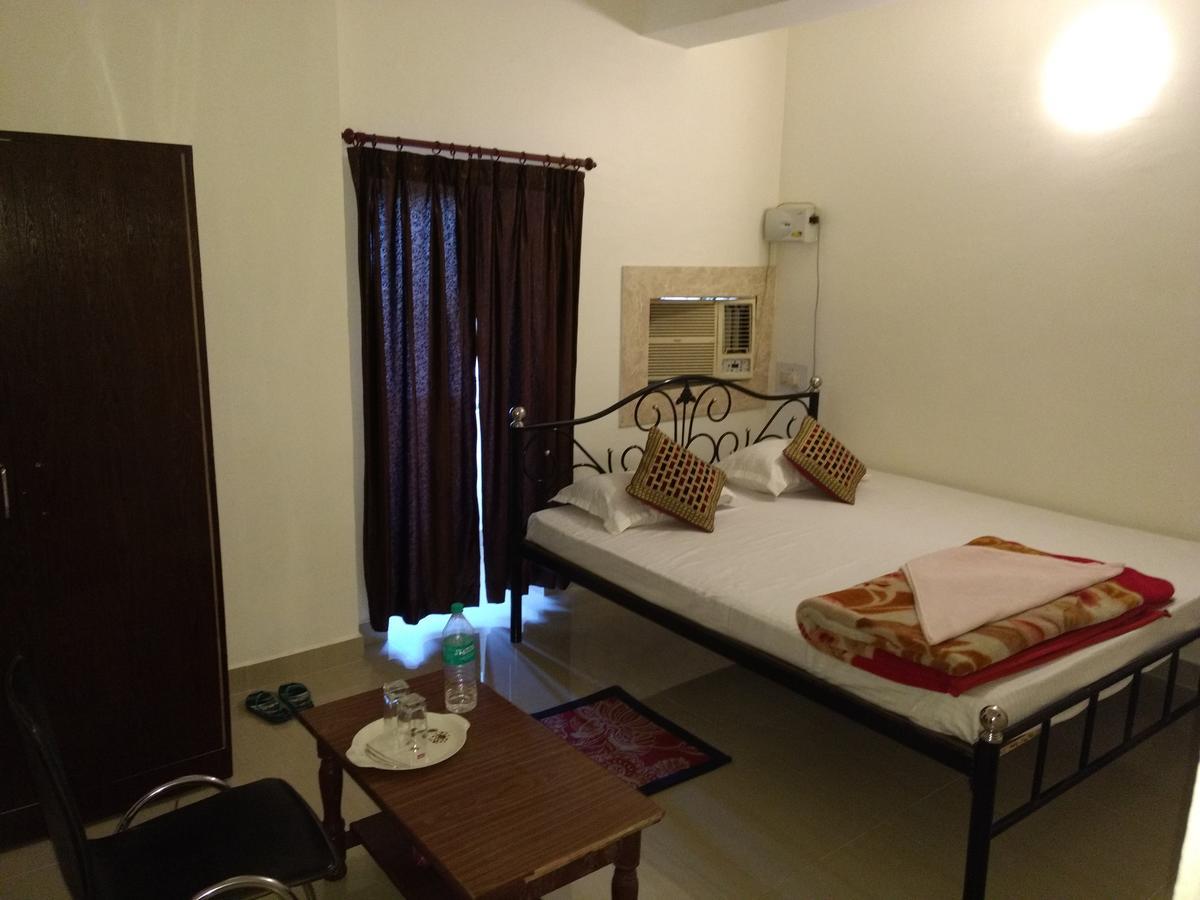 Hotel Shreya Bhubaneswar Esterno foto