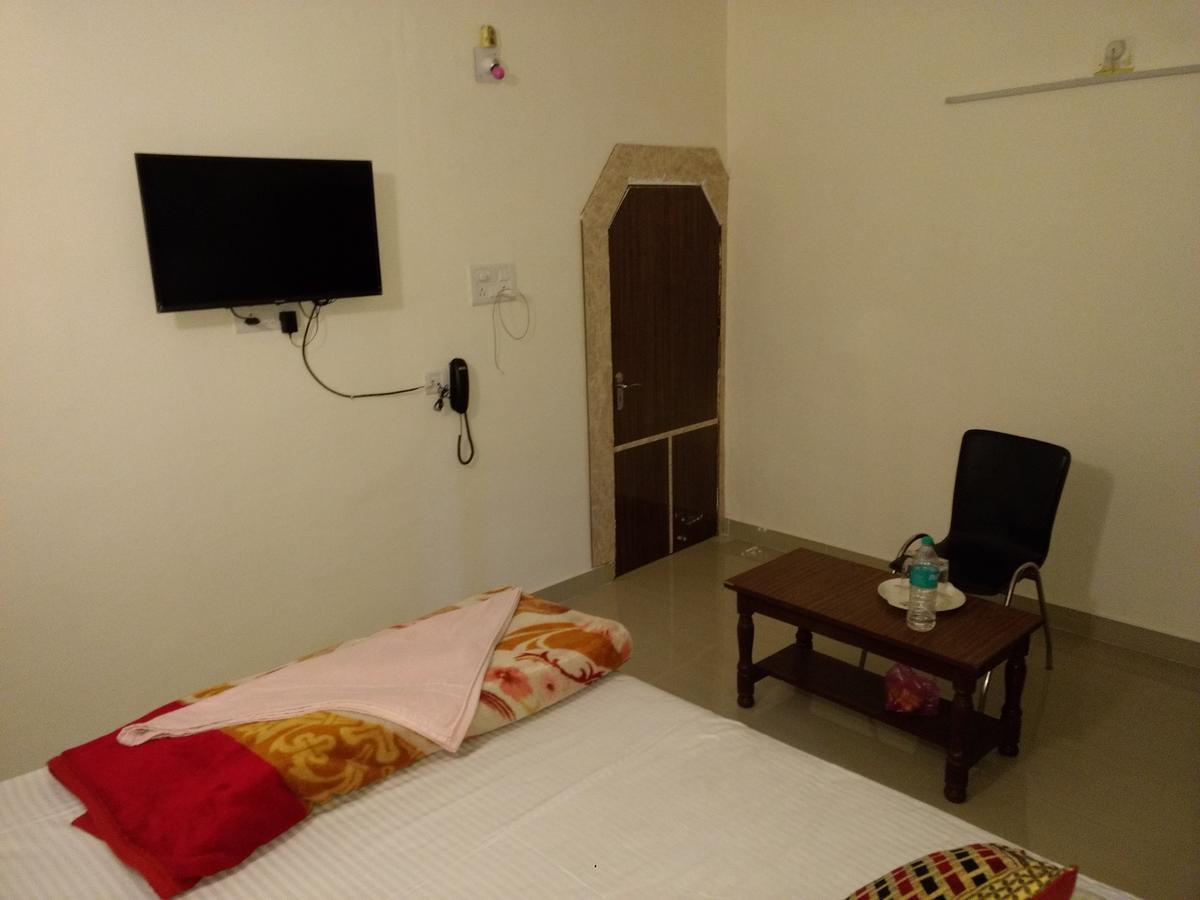 Hotel Shreya Bhubaneswar Esterno foto
